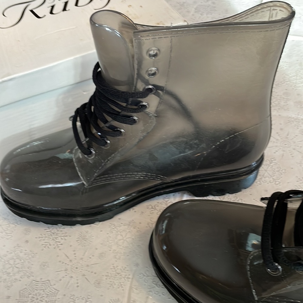 New Red Ruby boots - Picture 4 of 7